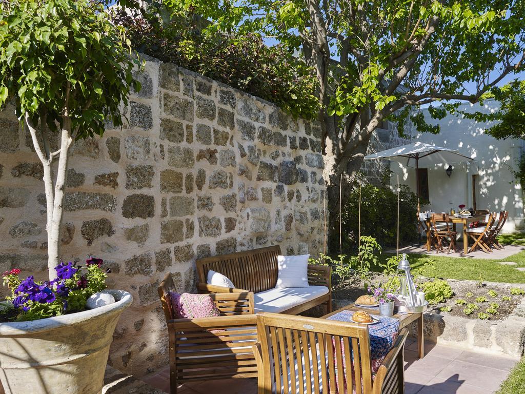 Helios Garden Boutique Apartments Rhodes City エクステリア 写真