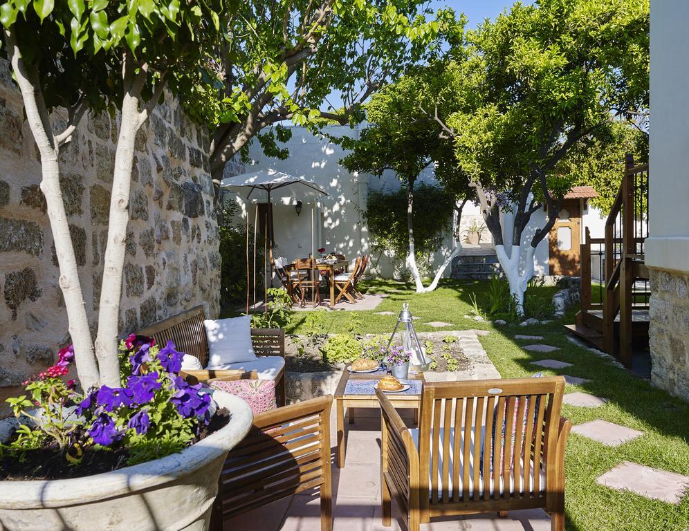 Helios Garden Boutique Apartments Rhodes City エクステリア 写真